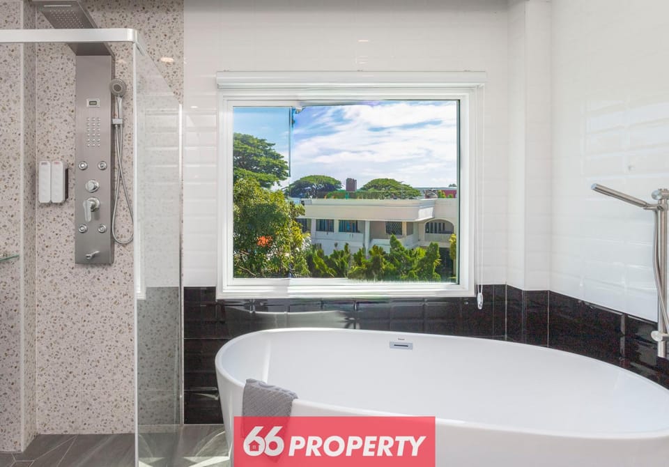 5BR Sunset Pool Villa near City and Shopping Malls Villa in Chiang Mai