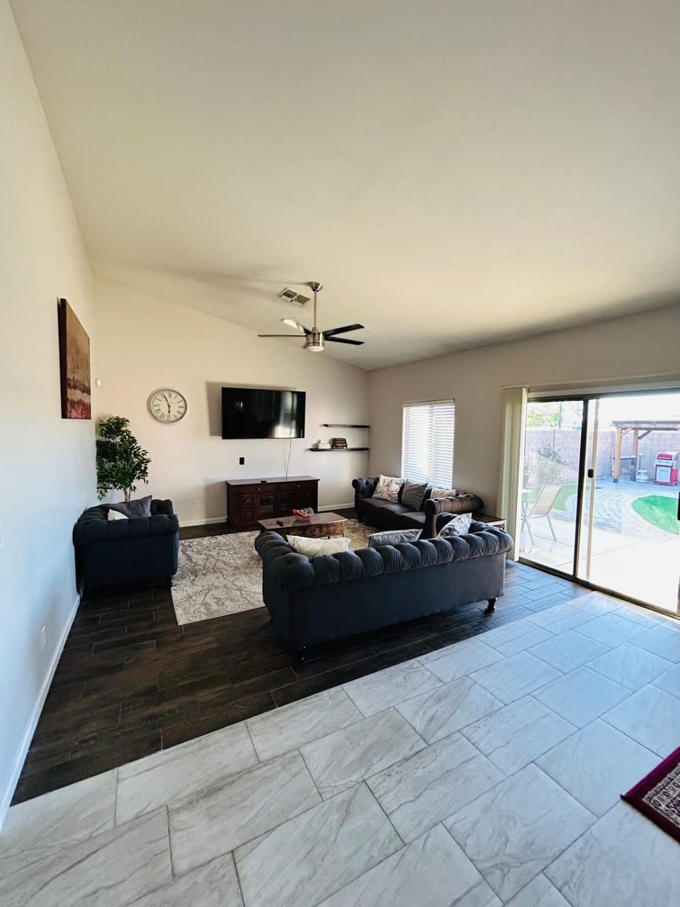 TV and multimedia, Living room, Seating area