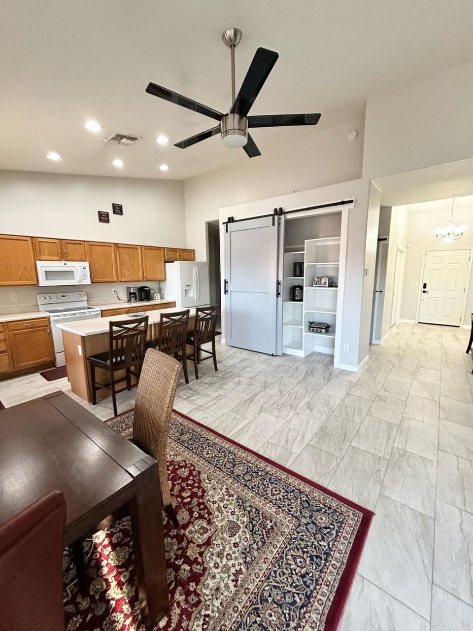 Kitchen or kitchenette, Dining area, Food, oven, stove