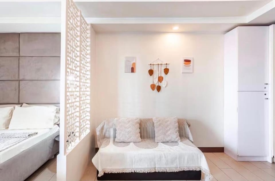 Bed, Photo of the whole room, Bedroom, towels, wardrobe