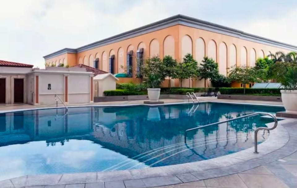 Property building, Day, Pool view, Swimming pool
