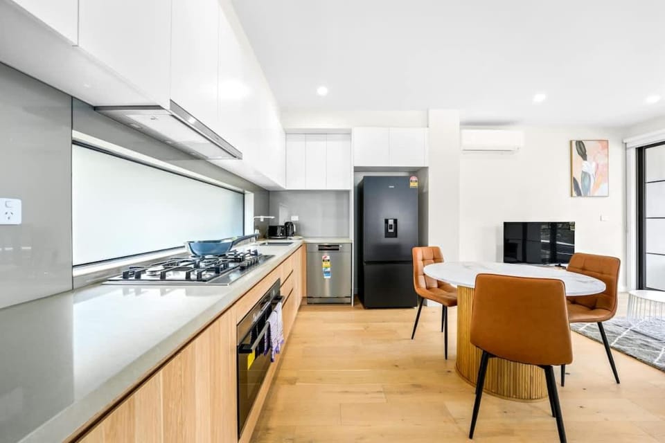 Central Mount Waverley Townhouse with parking House in City of Monash