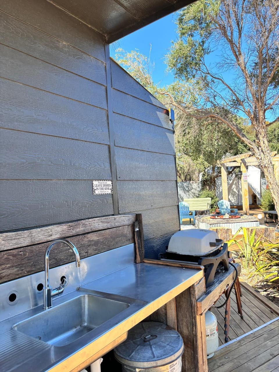BBQ facilities, Dining area