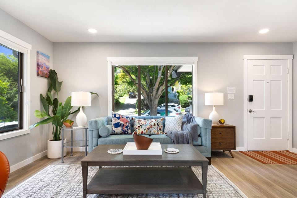 Perch - The Farmhouse House in Seattle