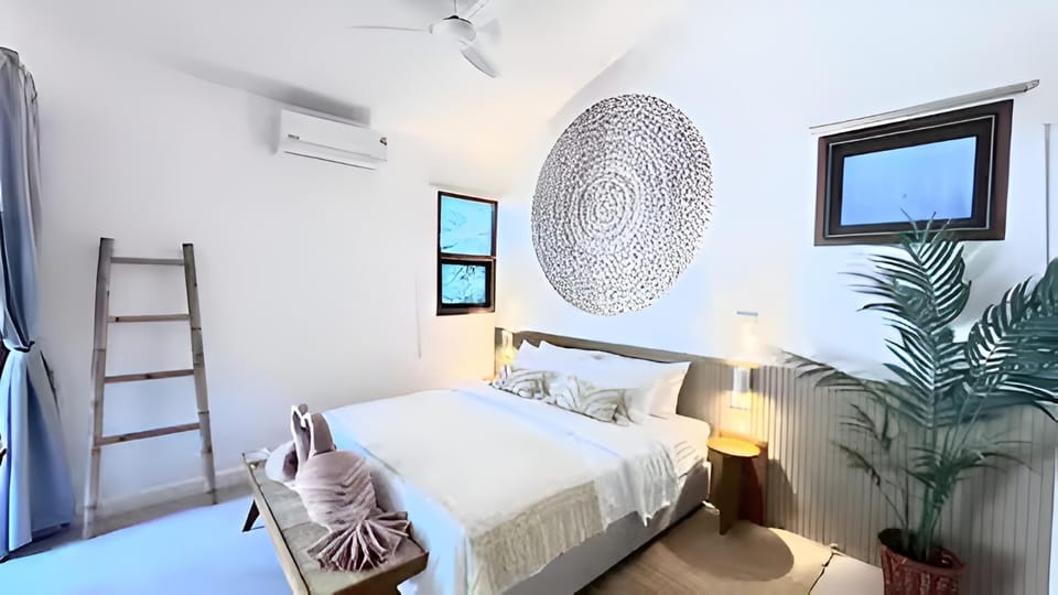 Bed, Photo of the whole room, Bedroom, air conditioner