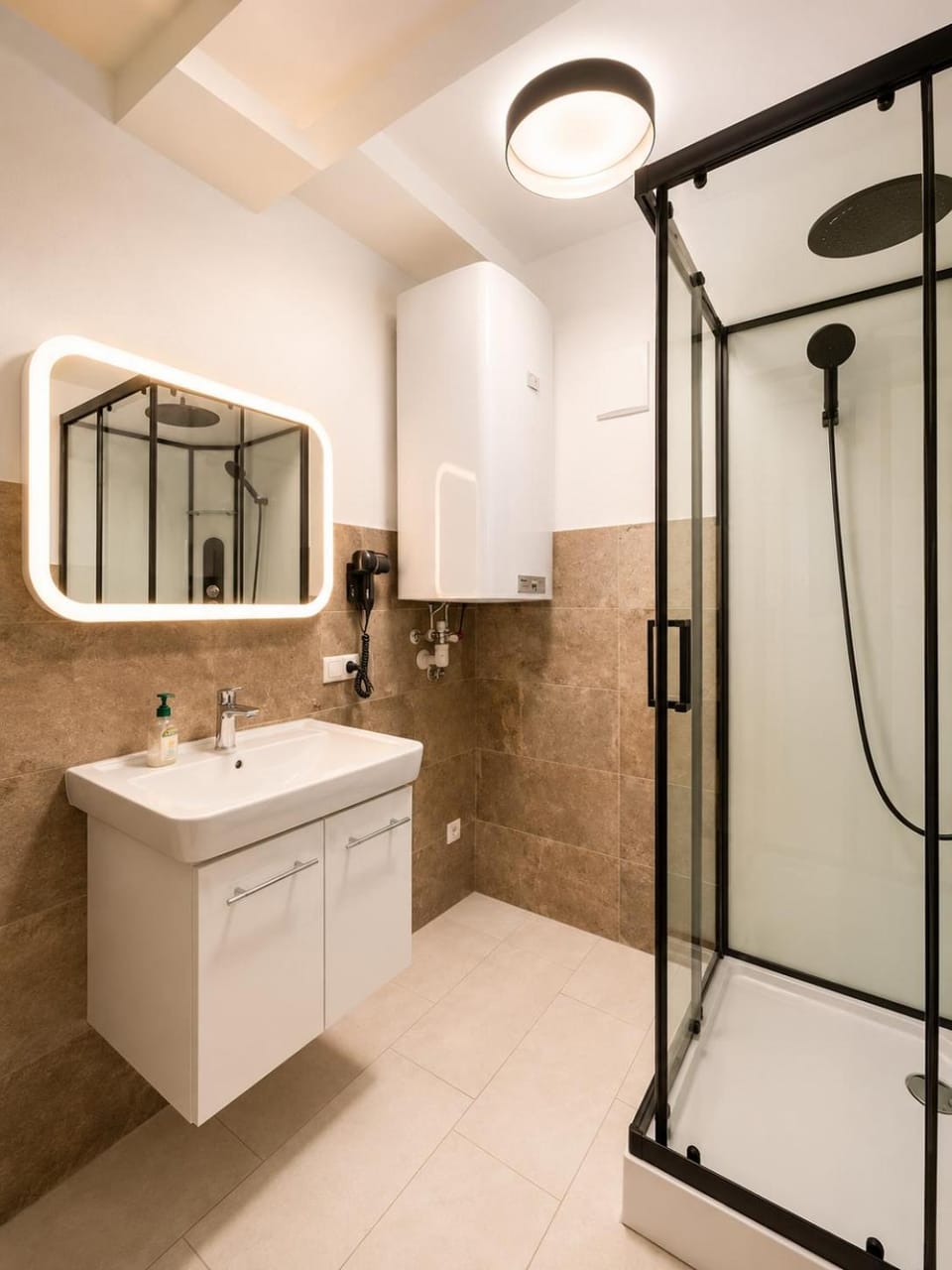 Modern Old Town Studio Apartment in Tyrol