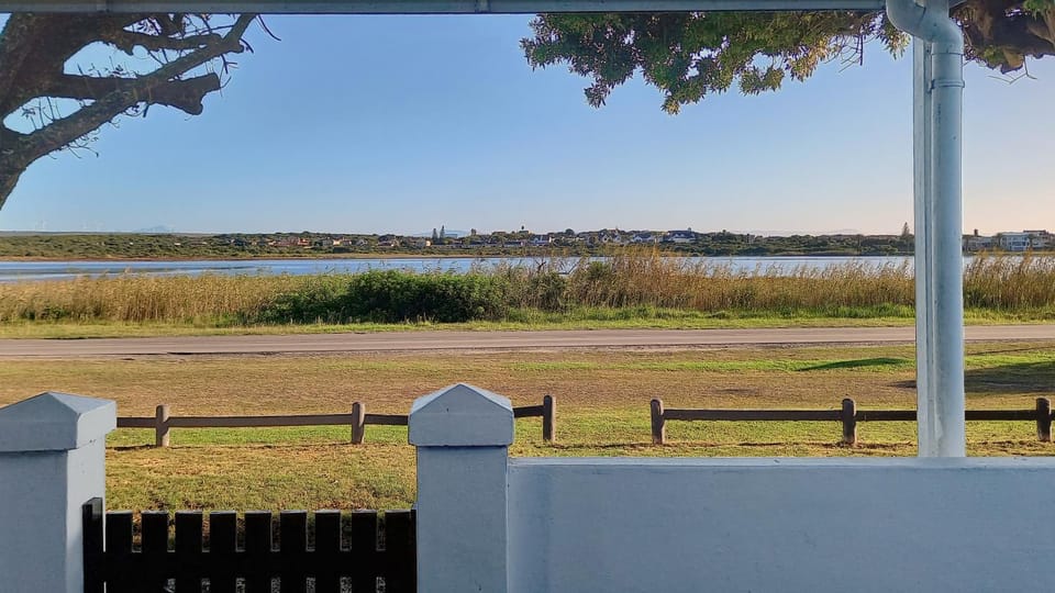 Day, Natural landscape, Garden, Garden view, River view, Quiet street view