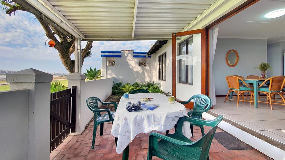 Patio, Day, View (from property/room), Balcony/Terrace, Seating area, Dining area