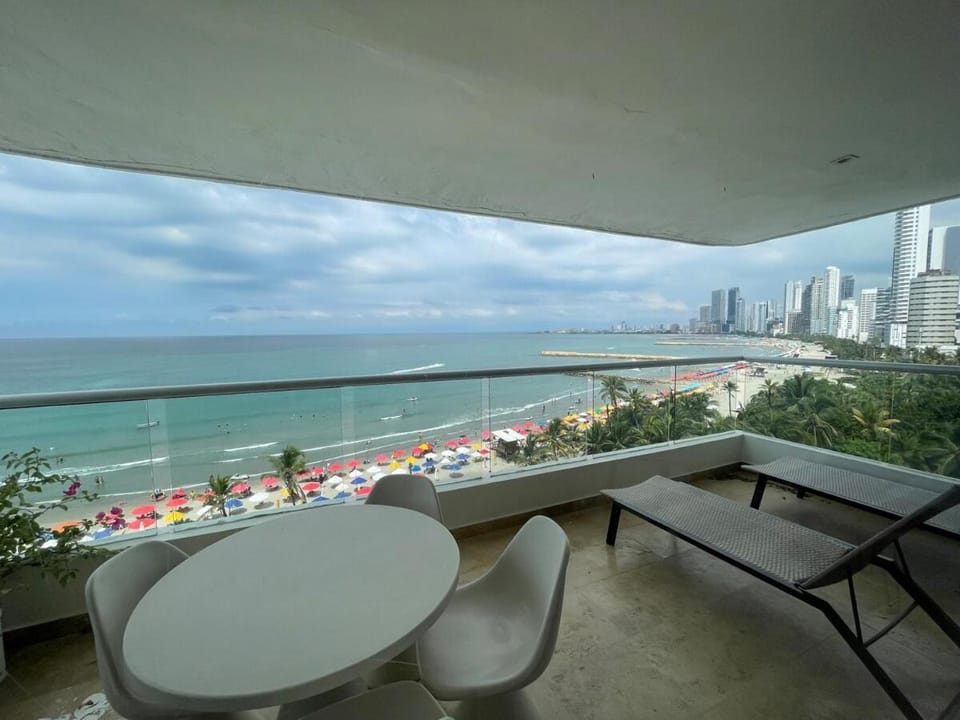 Oceanfront Oasis Apartment in Cartagena