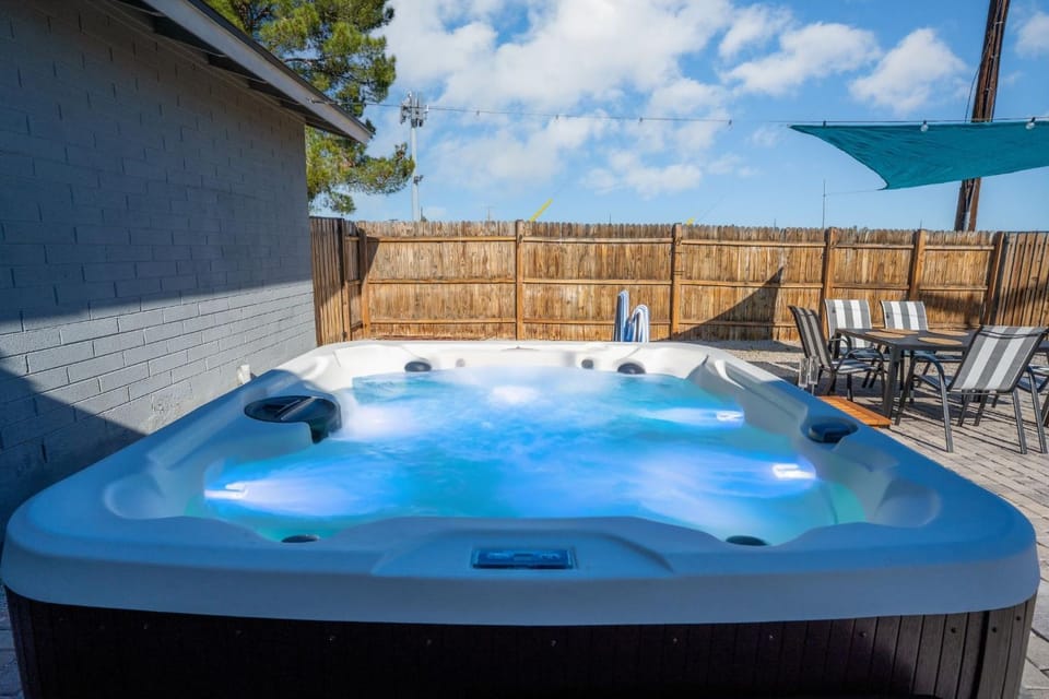 Patio, Hot Tub, Dining area