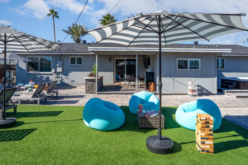 Patio, Activities, Garden, Hot Tub, Seating area, sunbed