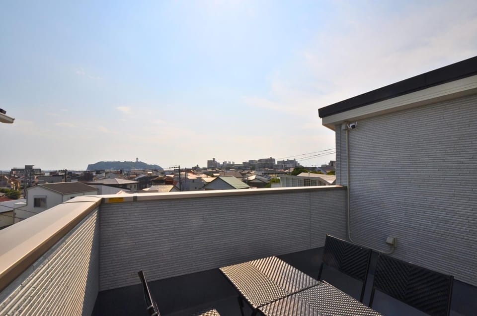 View (from property/room), Balcony/Terrace, City view