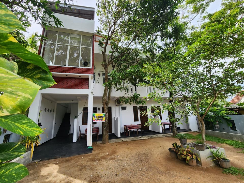 Property building, Day, Garden, Garden view