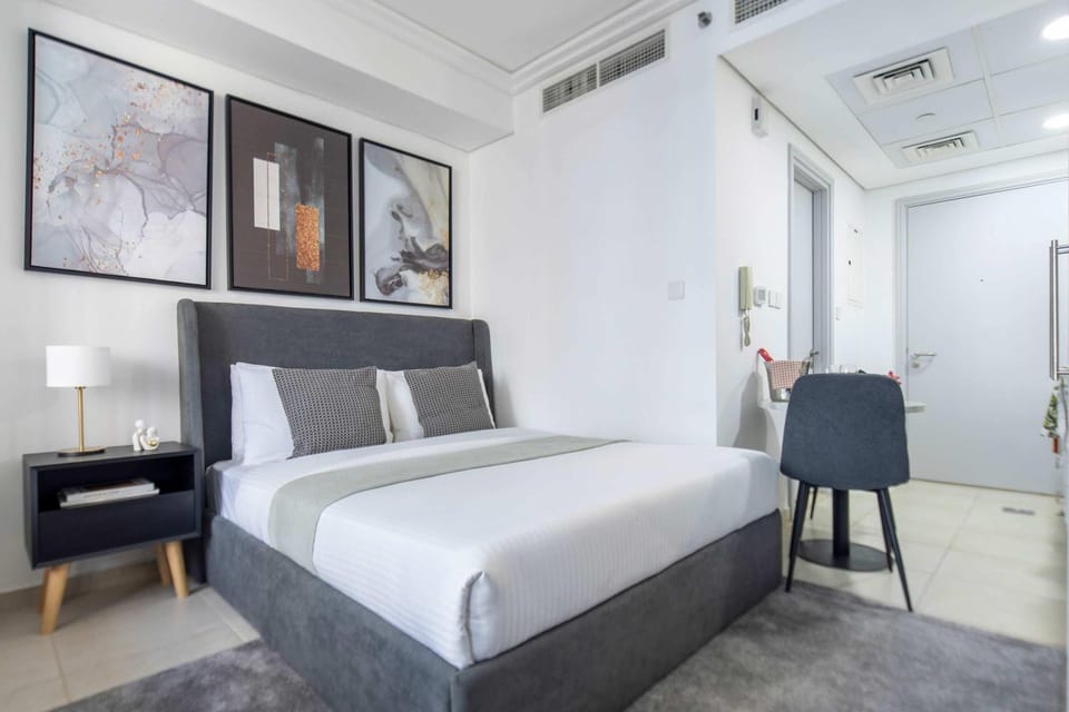 Bed, Living room