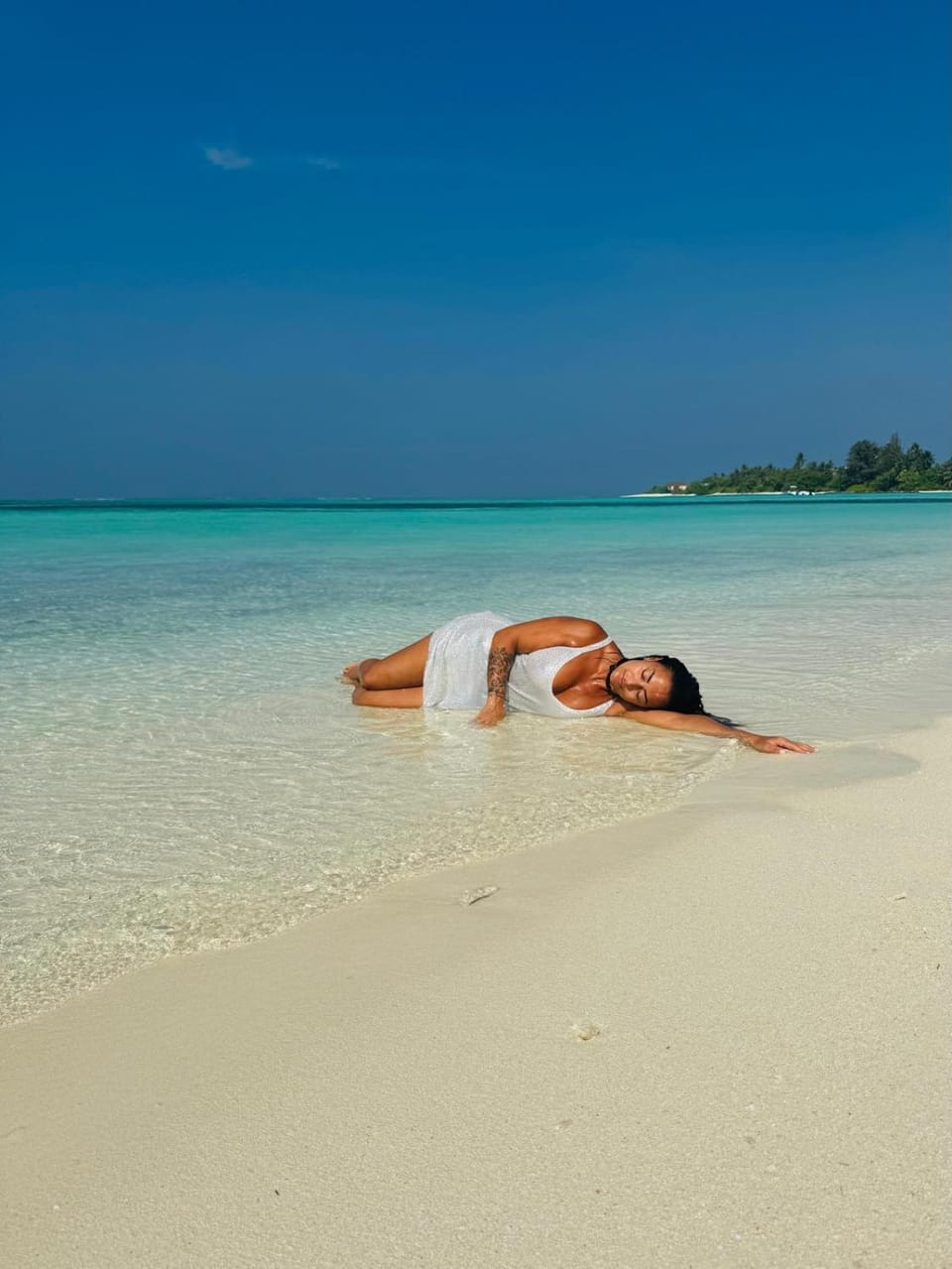 Zora Beach Inn Mathiveri Bed and Breakfast in Maldives
