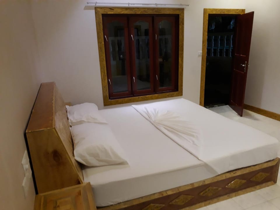 Zora Beach Inn Mathiveri Bed and Breakfast in Maldives
