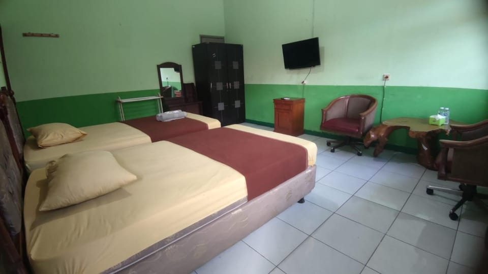 Communal lounge/ TV room, Photo of the whole room, Bedroom