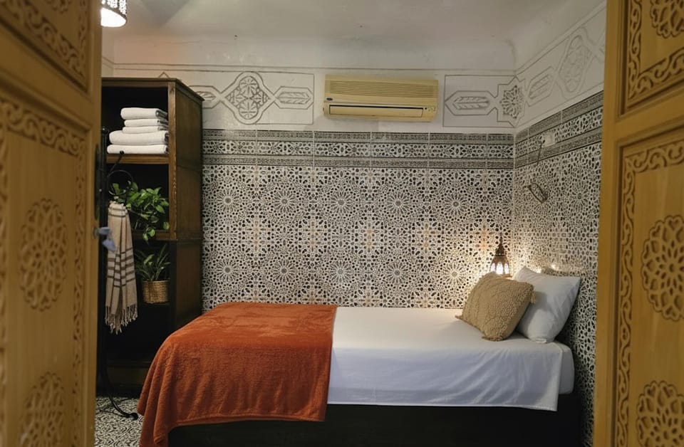 Bed, Photo of the whole room, Bedroom, air conditioner