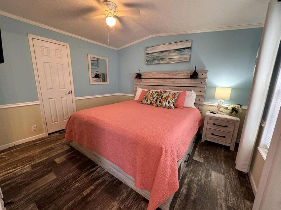 Modern Cottage with Incredible Amenities and Rainbow River Access near Dunnellon, Florida House in Florida