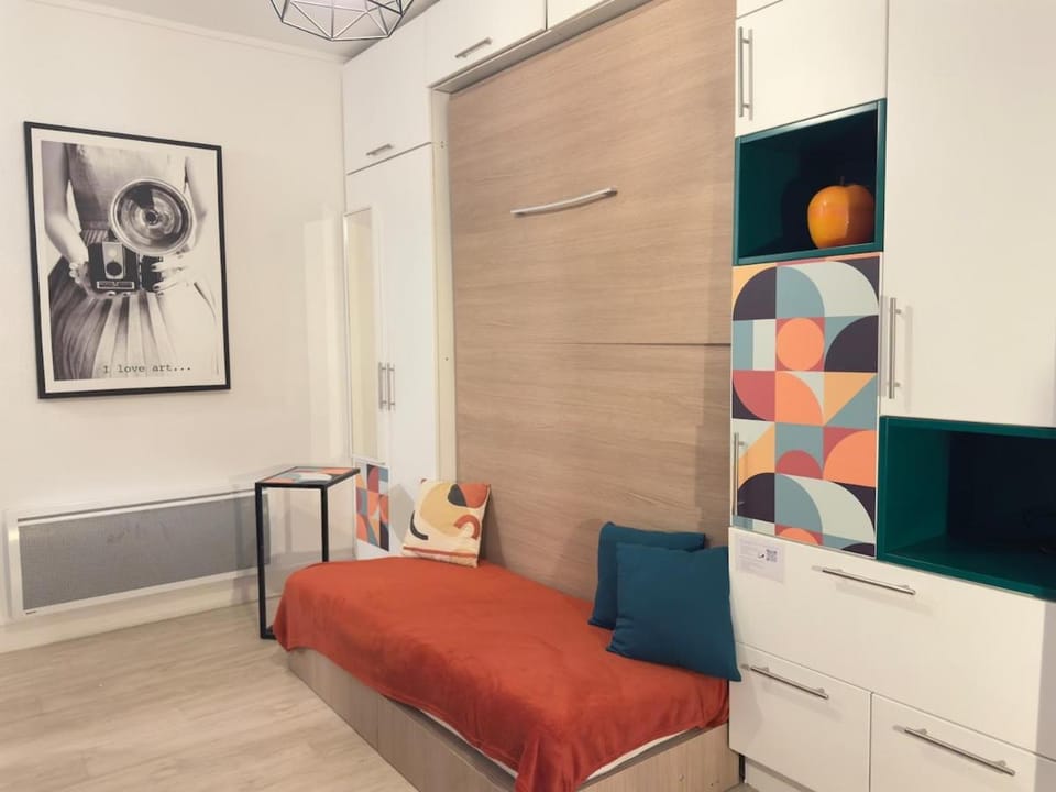 Bed, Photo of the whole room, Bedroom, wardrobe