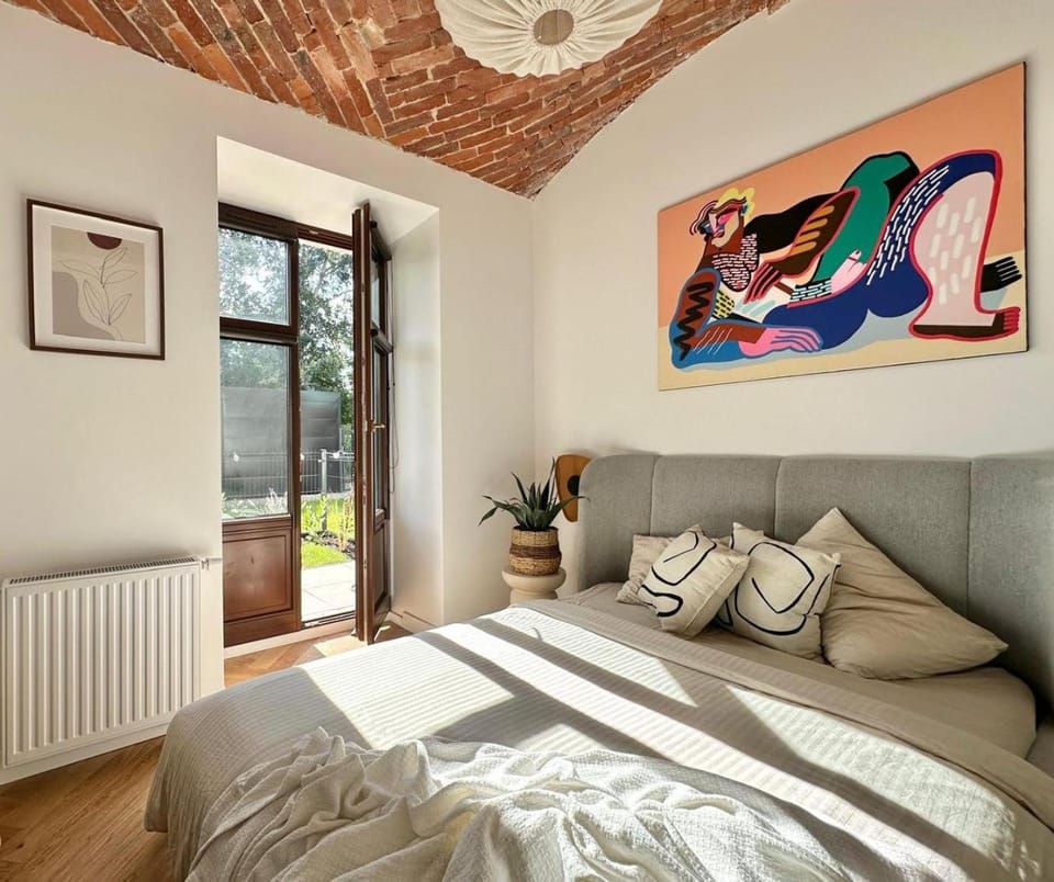Bed, Photo of the whole room, Decorative detail, Bedroom