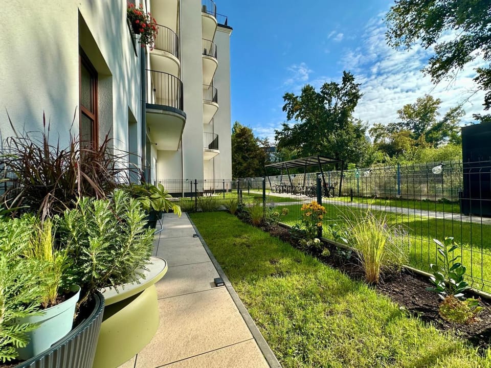 Garden, Garden view