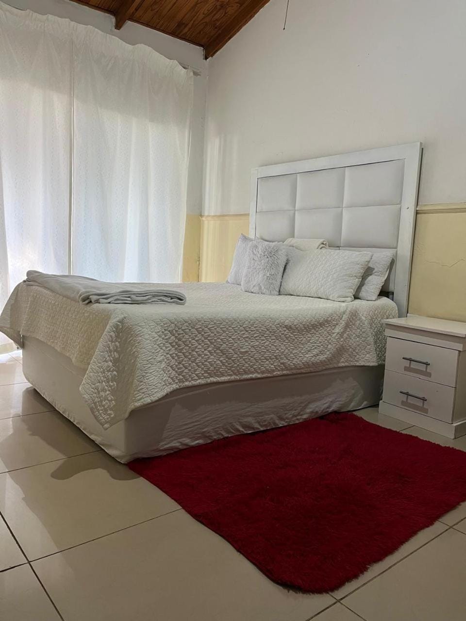 Bluesky guest lodge Bed and Breakfast in Pretoria