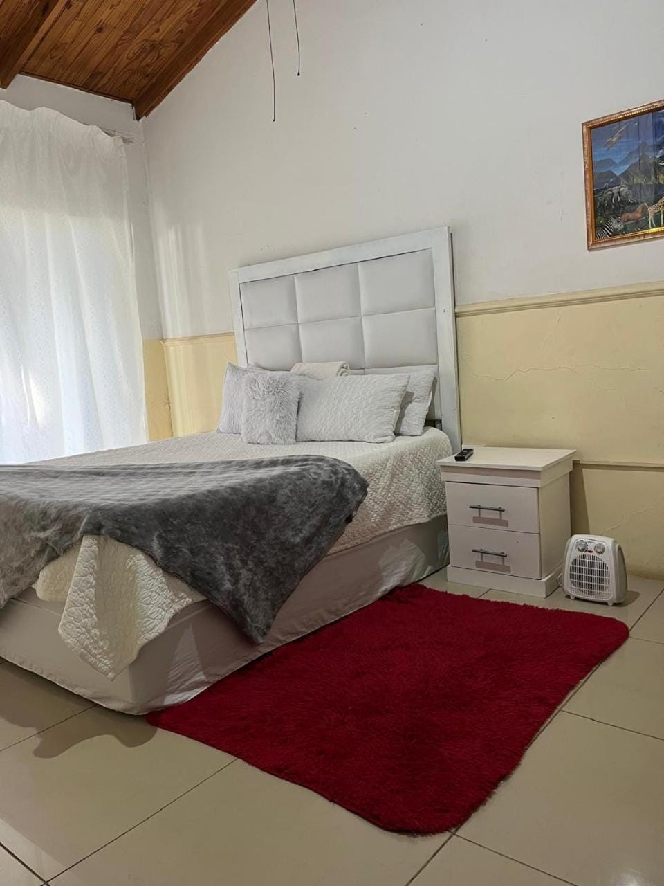 Bluesky guest lodge Bed and Breakfast in Pretoria