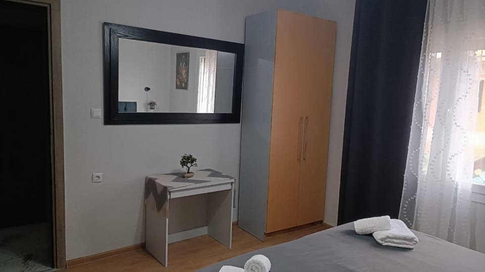 Bed, Photo of the whole room, Bedroom, towels, wardrobe