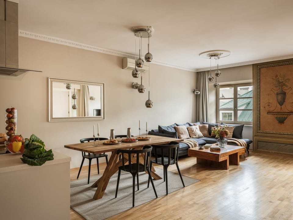 Living room, Seating area, Dining area