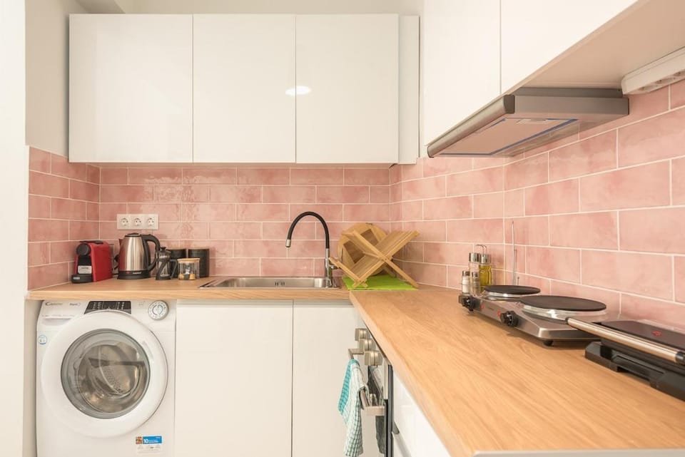 Zen Garden, Exarchia Apartment in Athens