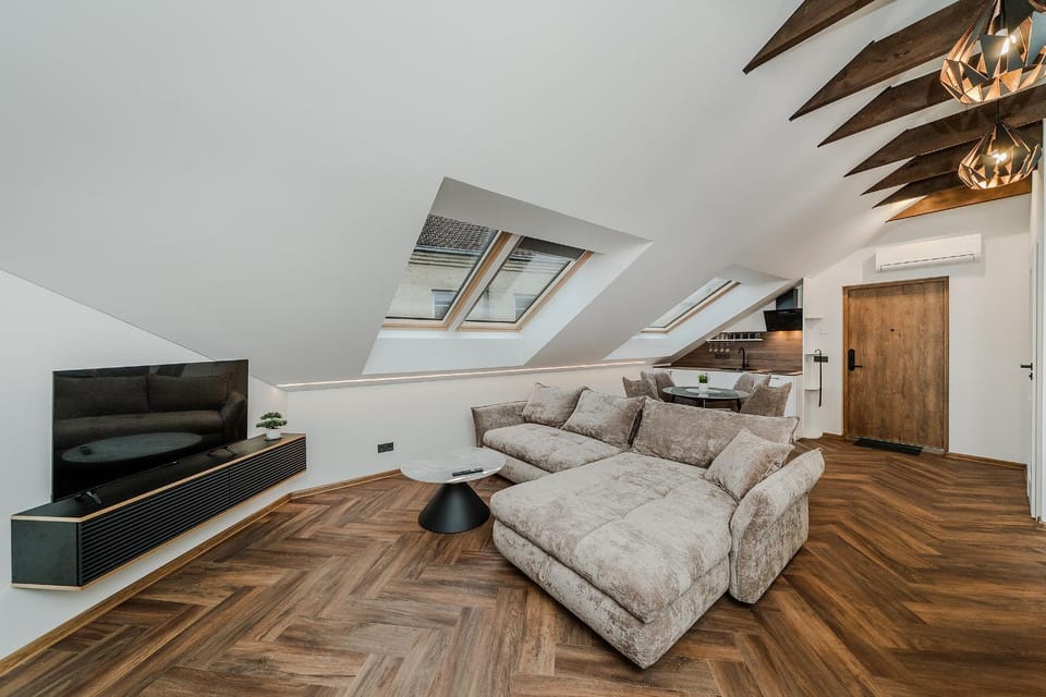 TV and multimedia, Seating area, kitchen