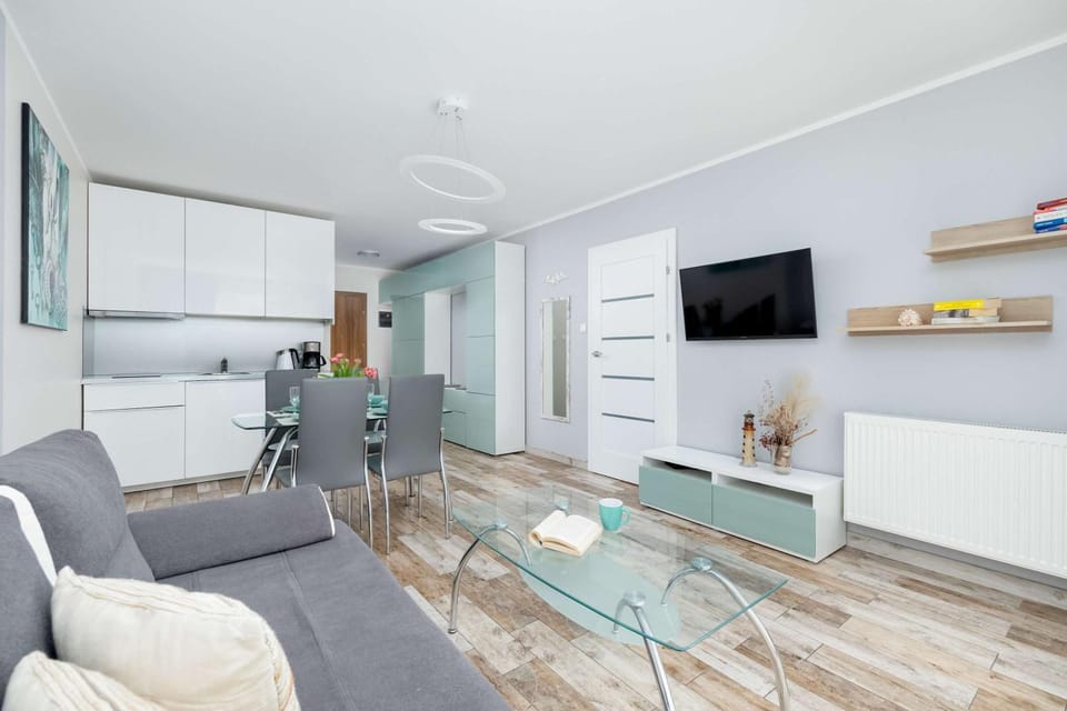 TV and multimedia, Kitchen or kitchenette, Living room, Seating area