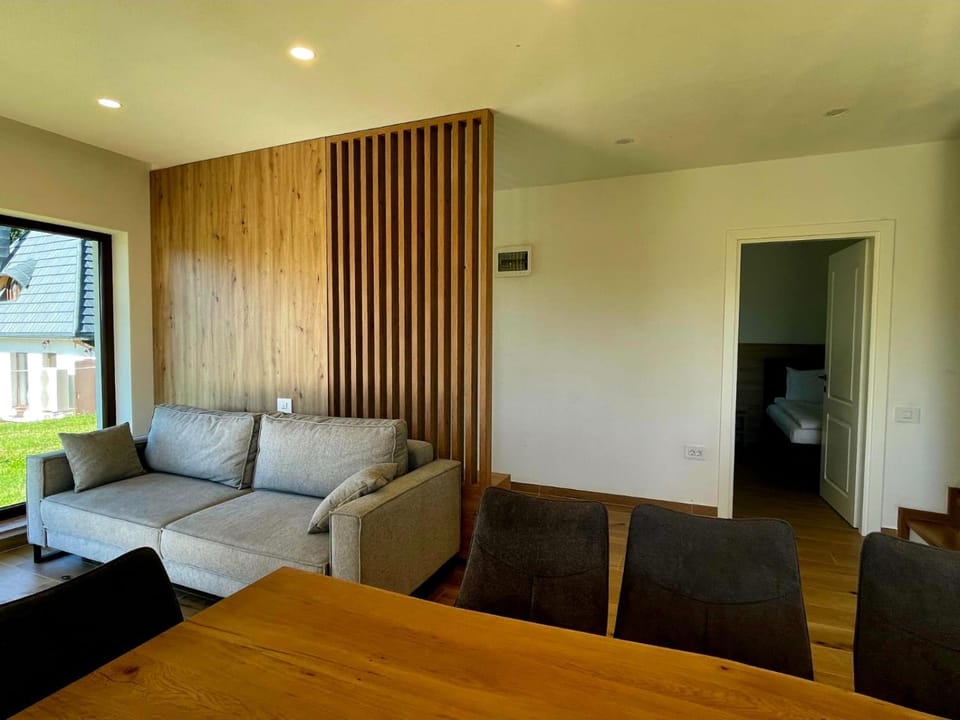 Vila Chalet Modern Poiana Vladesei Villa in Cluj County