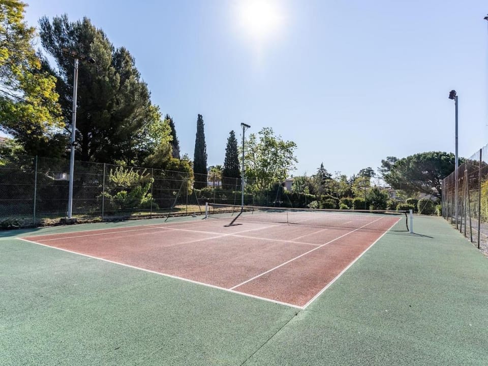 Tennis court