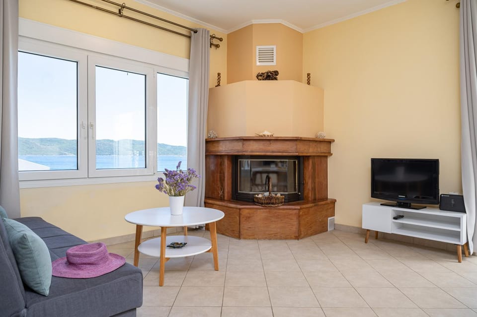 TV and multimedia, Living room, Seating area