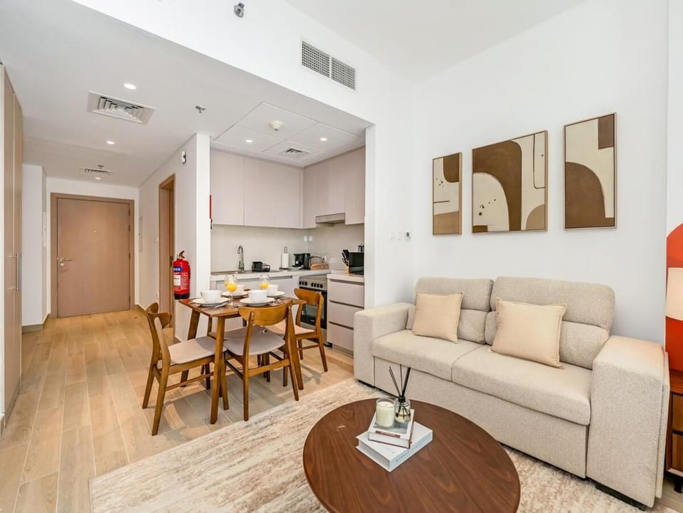 Elite Nest - Chic Studio, 1 min to Ferrari World & SeaWorld Apartment in Abu Dhabi