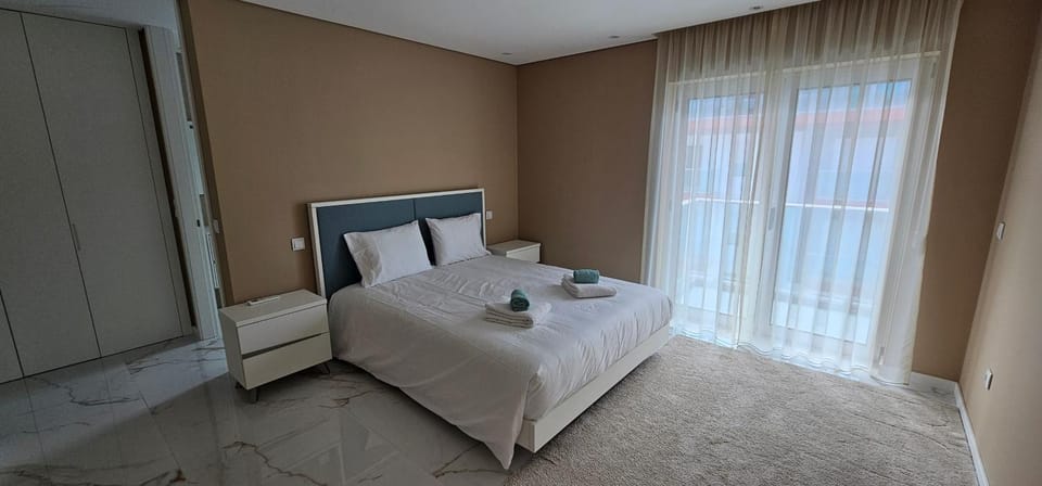 Surf & Luxury Apartment in Santarém District, Portugal