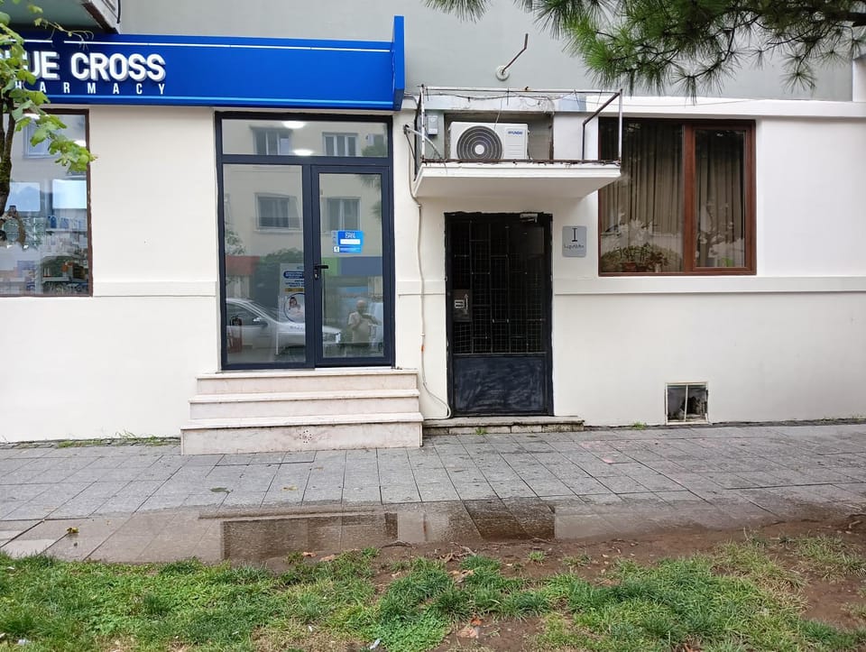 Property building, Facade/entrance, Day