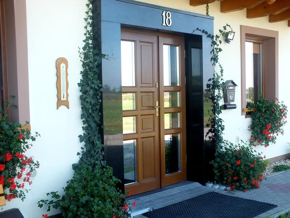 Property building, Facade/entrance, Day