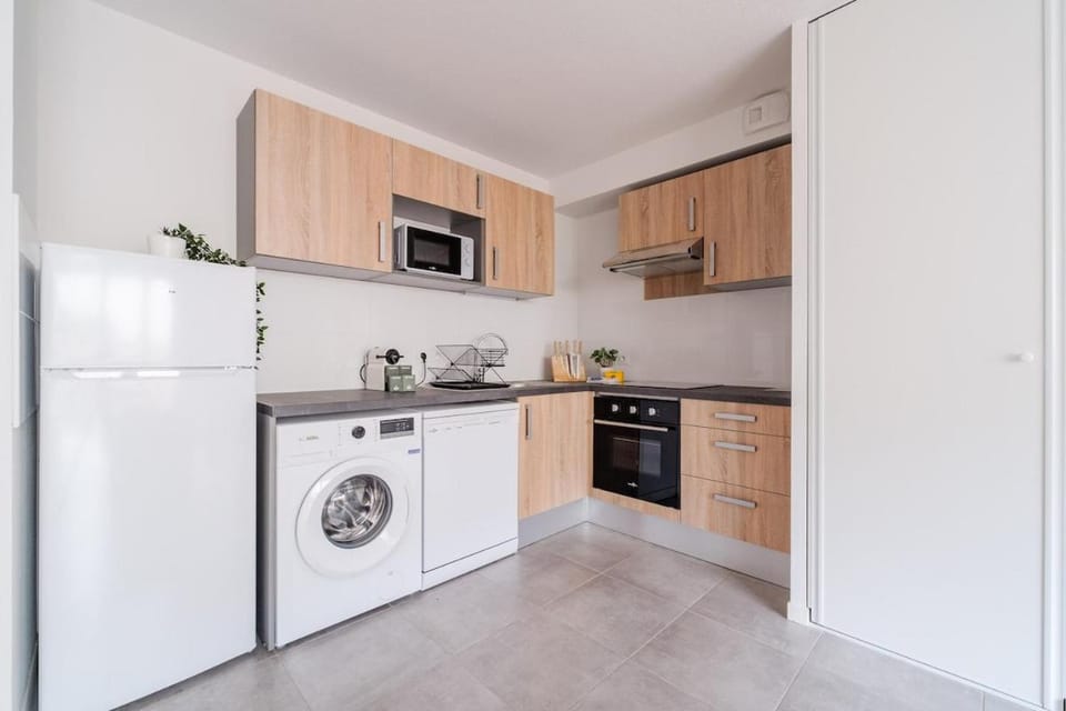 Maison Spacieuse avec Jardin Privé 3 Chambres Parking Gratuit 15 min Toulouse House in Toulouse