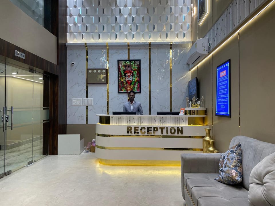 Lobby or reception, Lobby or reception
