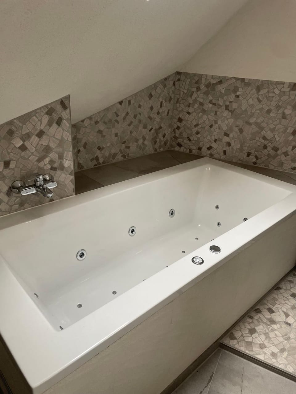 Hot Tub, Bathroom