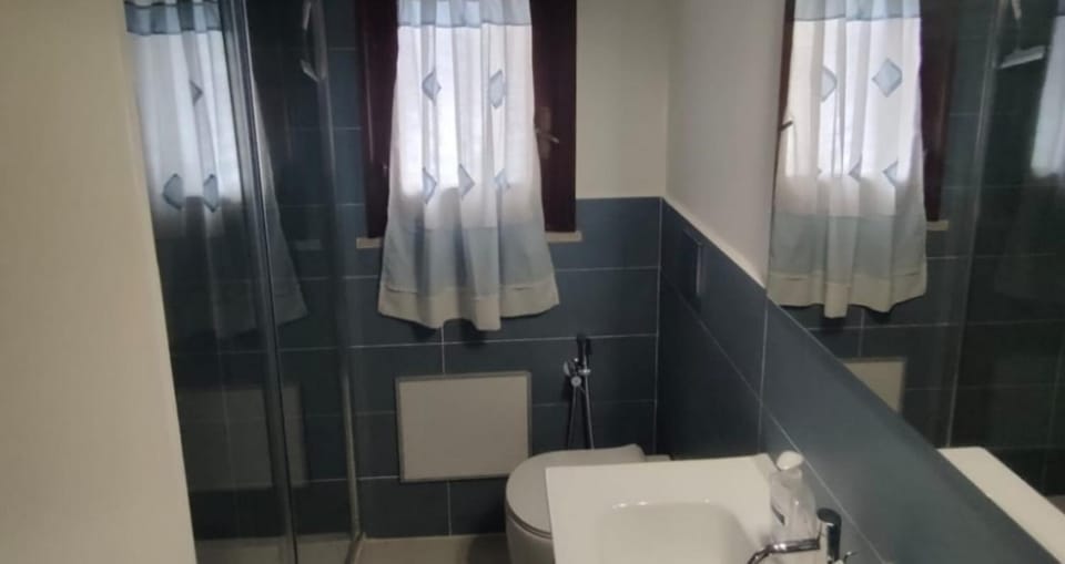 Bathroom, Living room