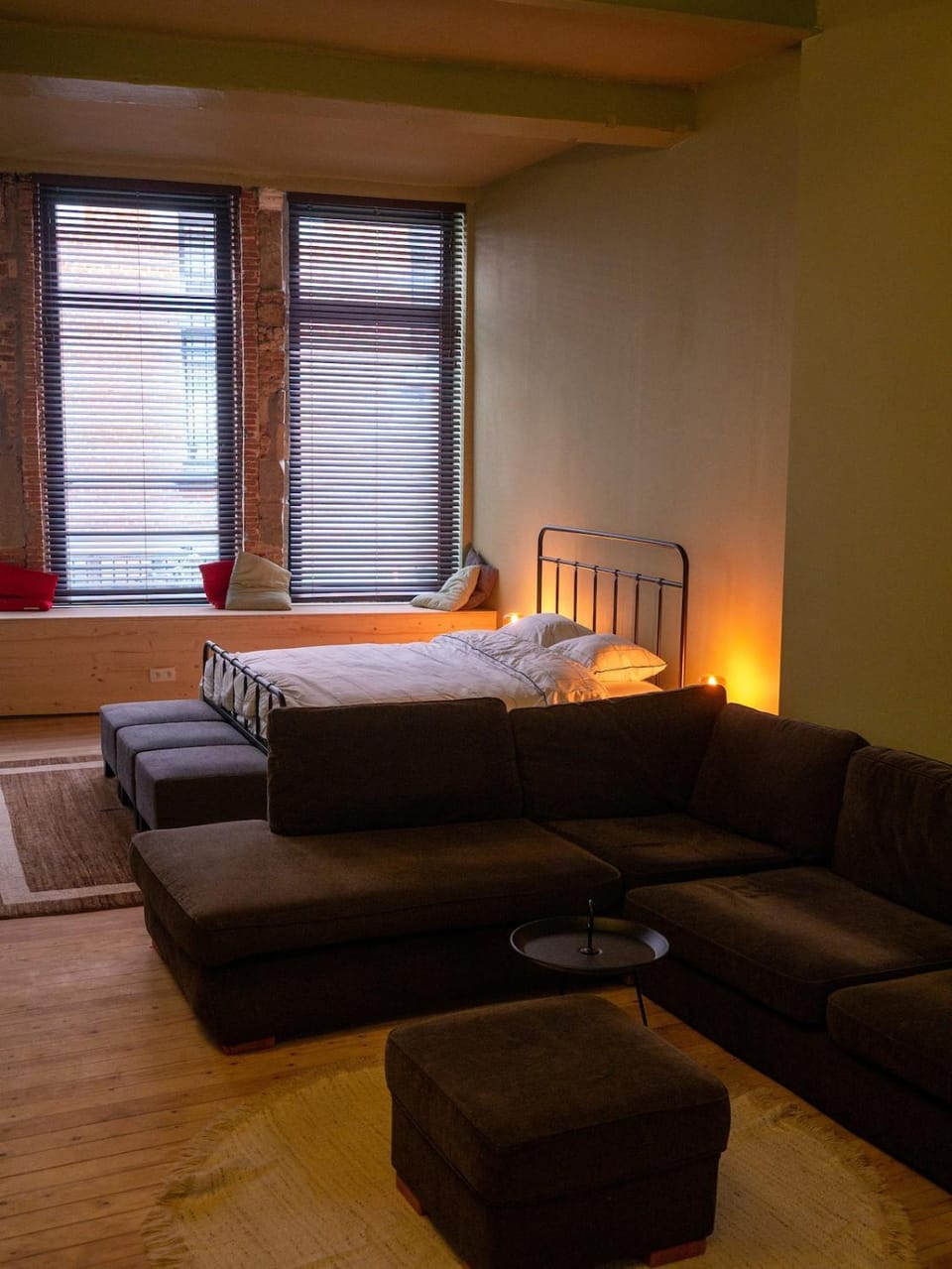 Bed, Living room, Photo of the whole room, Seating area, Bedroom