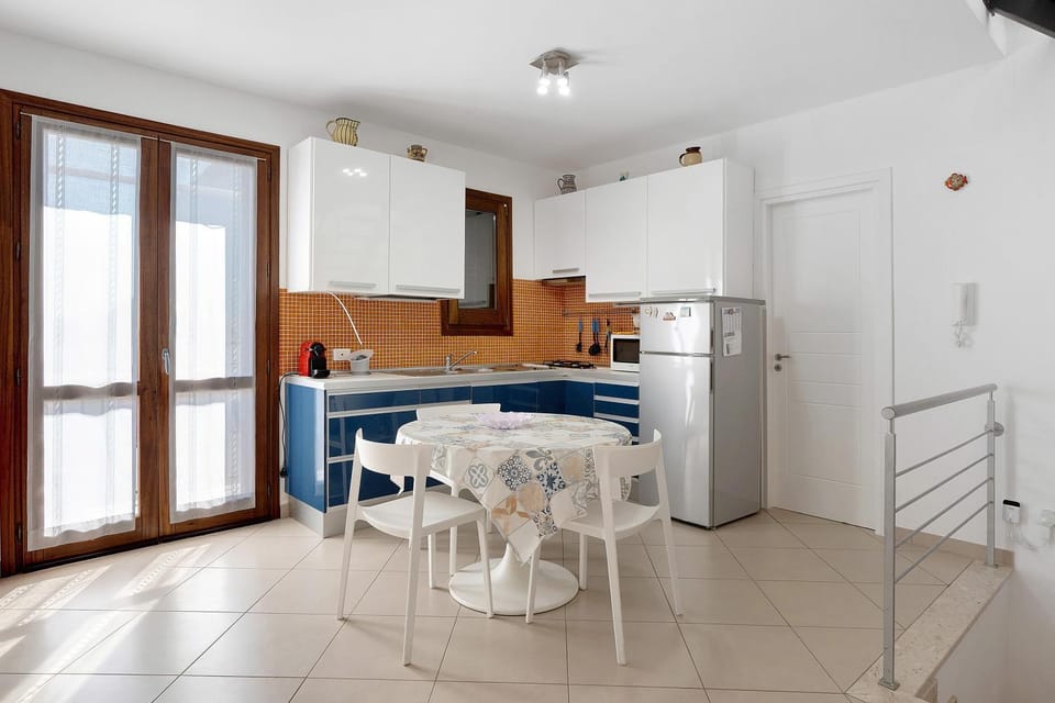 Property building, Kitchen or kitchenette, Living room