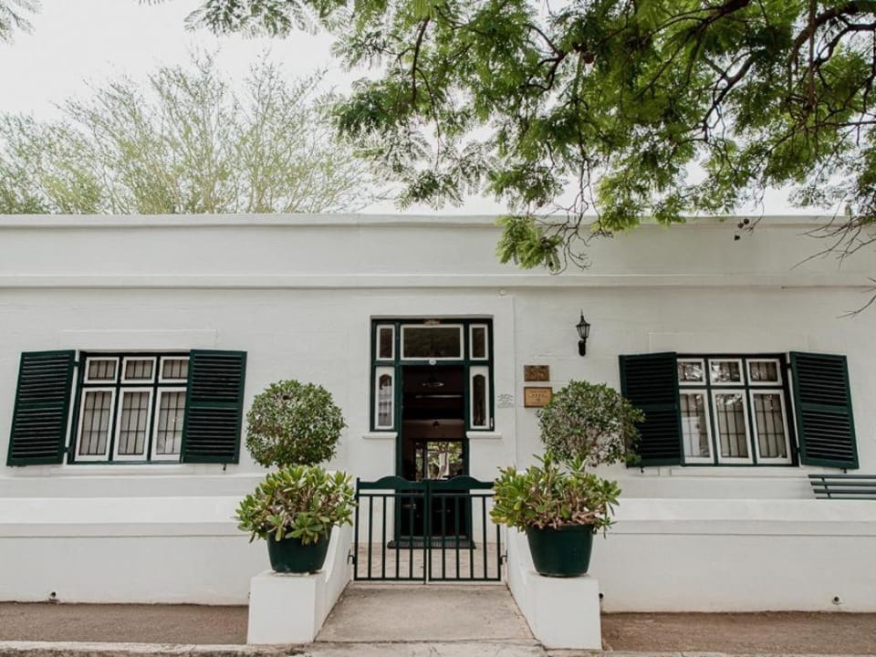Facade/entrance