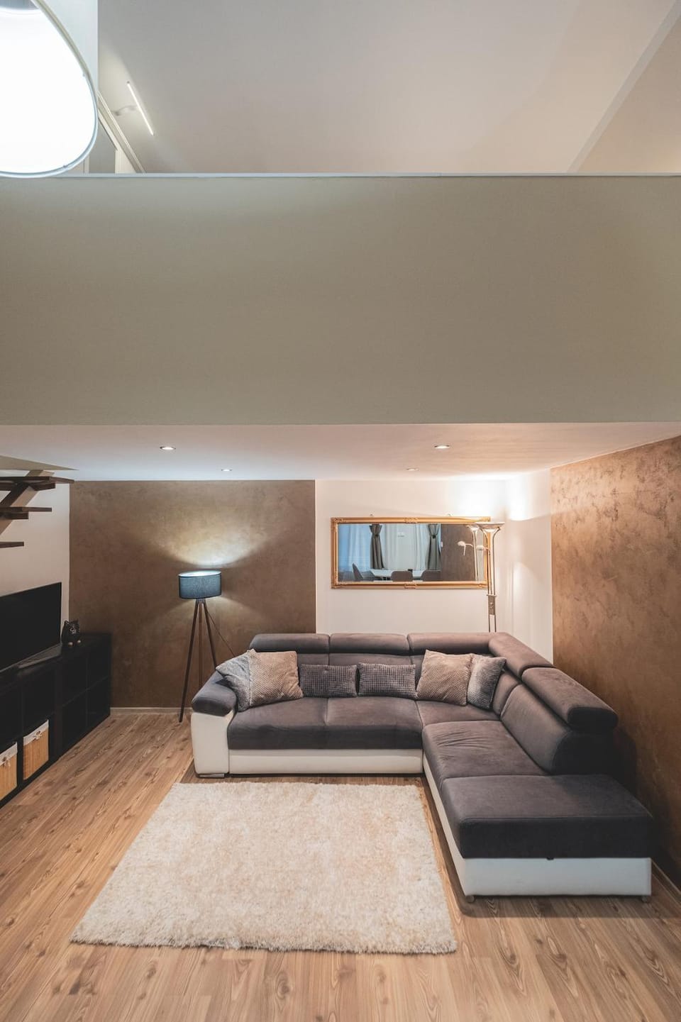 Spacious & Modern 3BR Flat by Andrassy Blvd Apartment in Budapest