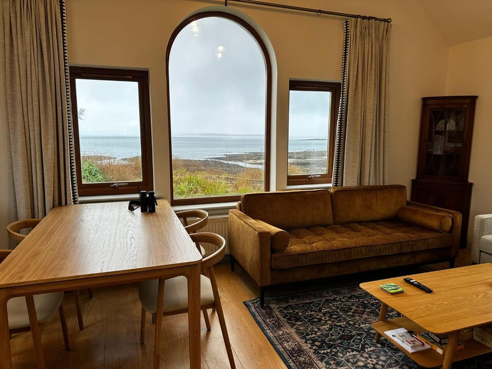 Living room, Dining area, Sea view
