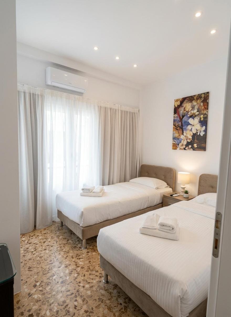 Deluxe Studios with Balcony in Old Town Apartment in Paphos